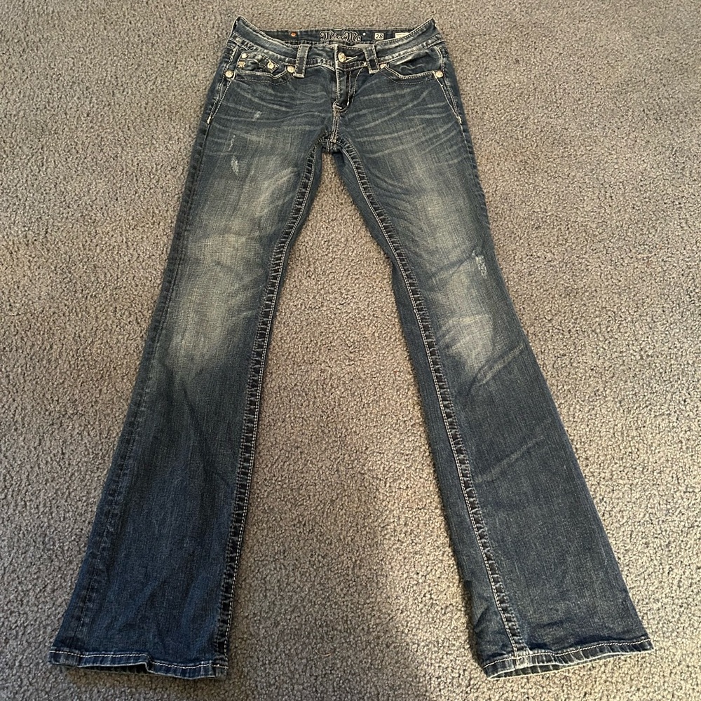 Miss Me Jeans.  Signature rise boot. 28